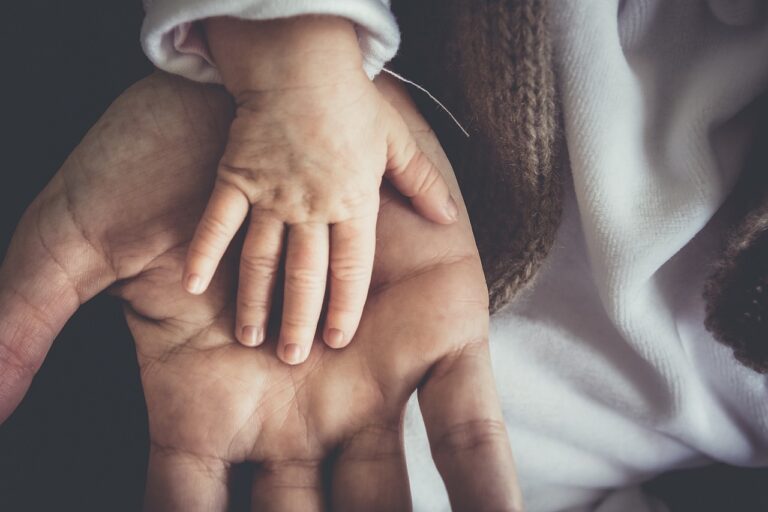 How to Support a Partner With Anxiety